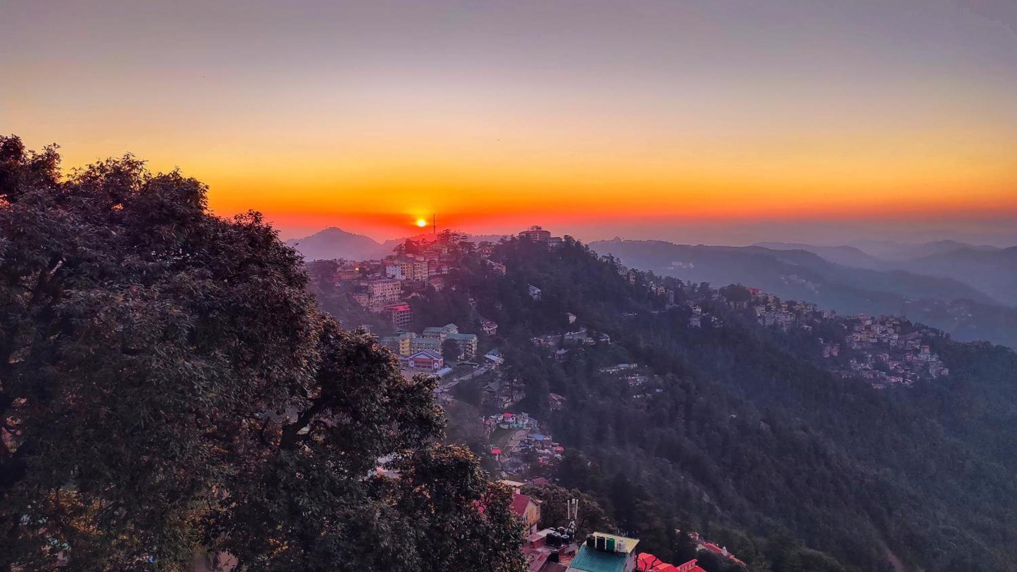 The Ashoka Inn 300Mts Walkable From Mall Road Shimla Bagian luar foto