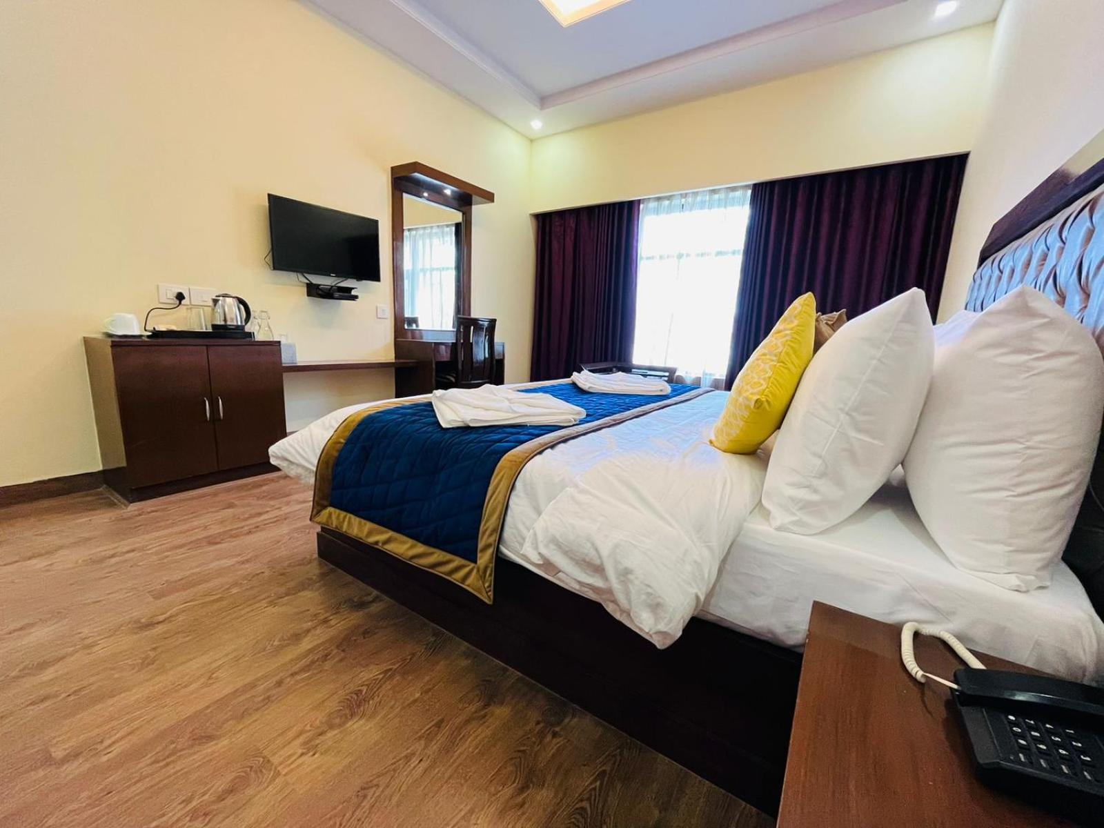 The Ashoka Inn 300Mts Walkable From Mall Road Shimla Bagian luar foto