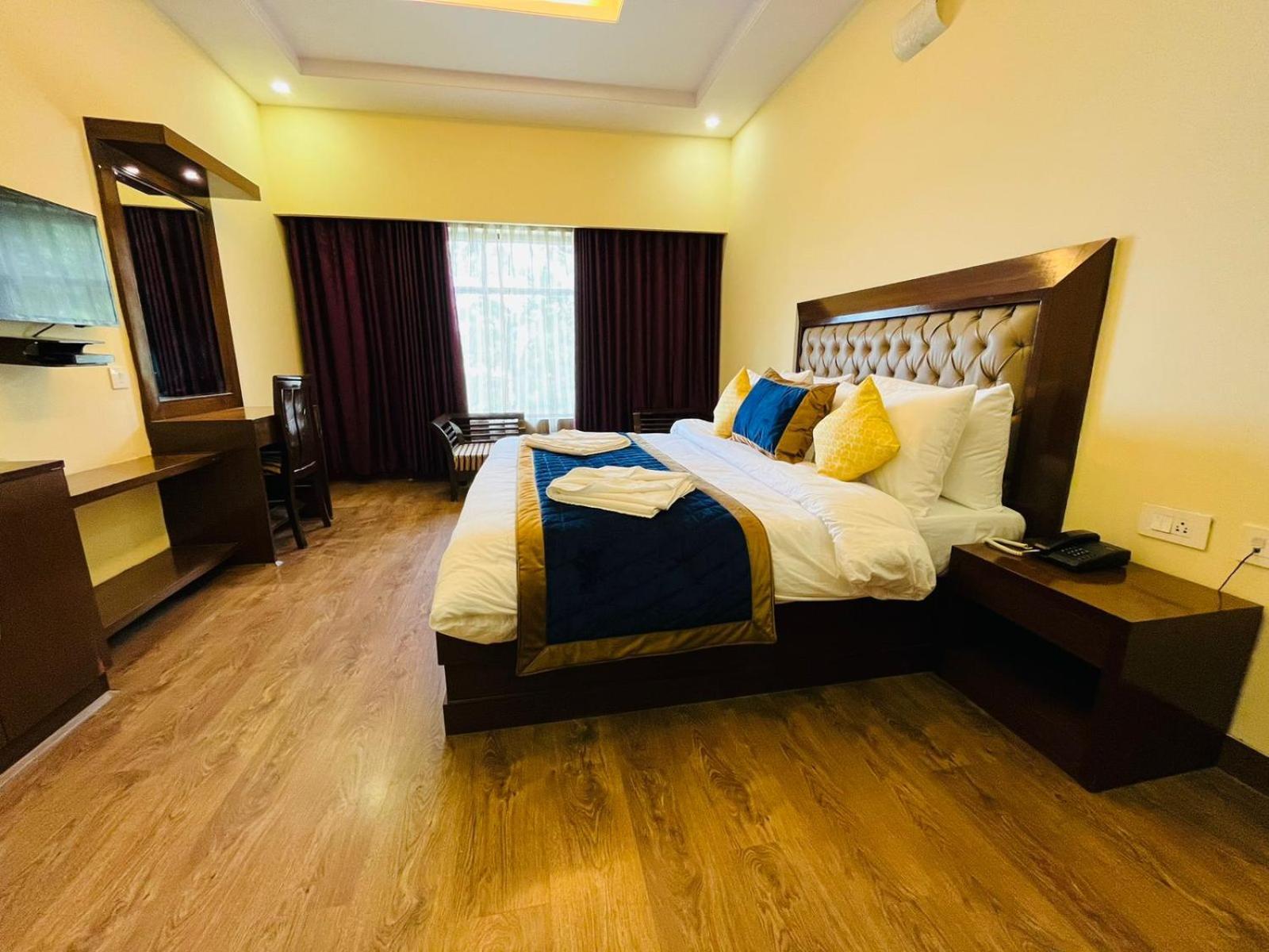 The Ashoka Inn 300Mts Walkable From Mall Road Shimla Bagian luar foto