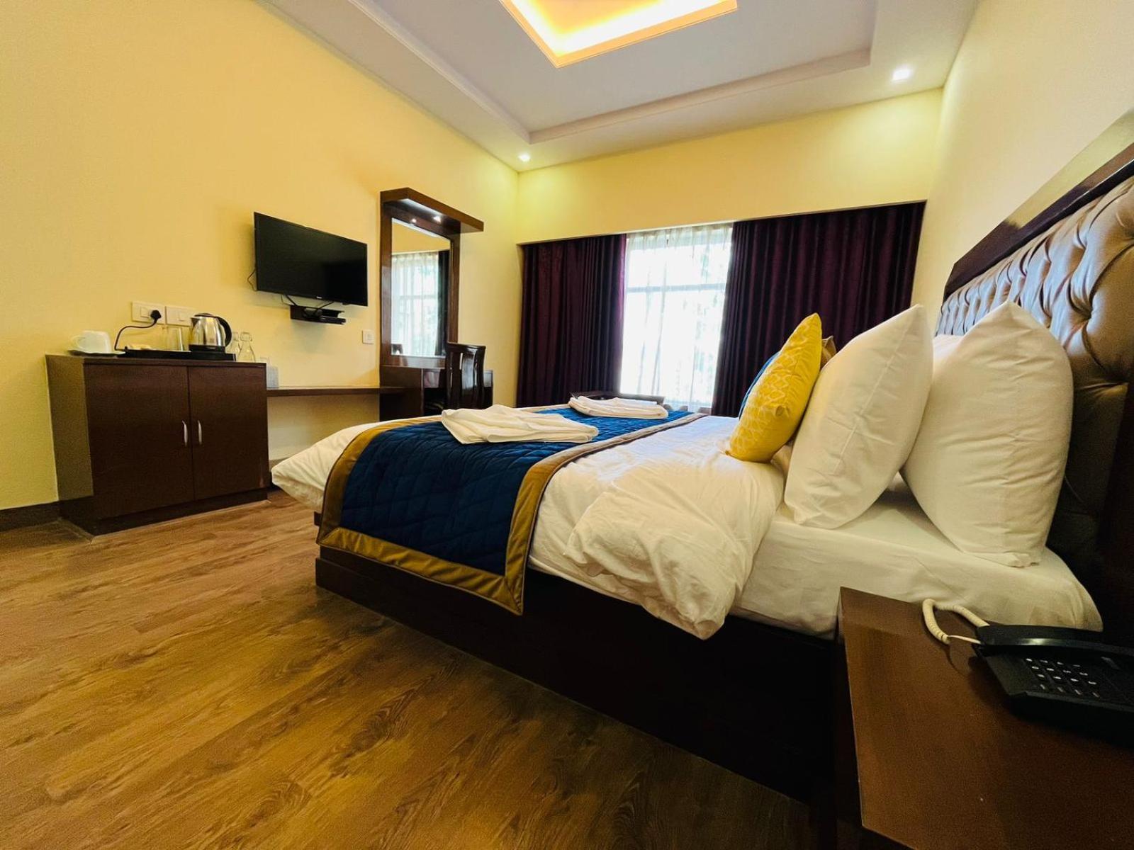 The Ashoka Inn 300Mts Walkable From Mall Road Shimla Bagian luar foto